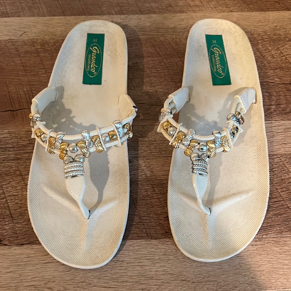 White Beaded Sandals Grandco Size 11